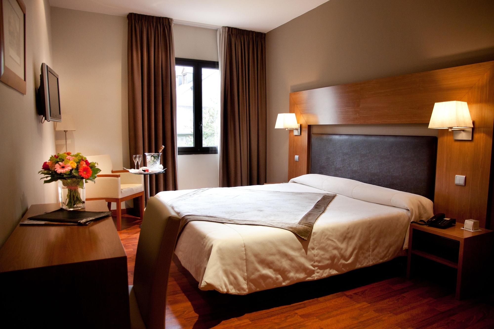 Alti Hotel Bagneres-de-Luchon Екстер'єр фото