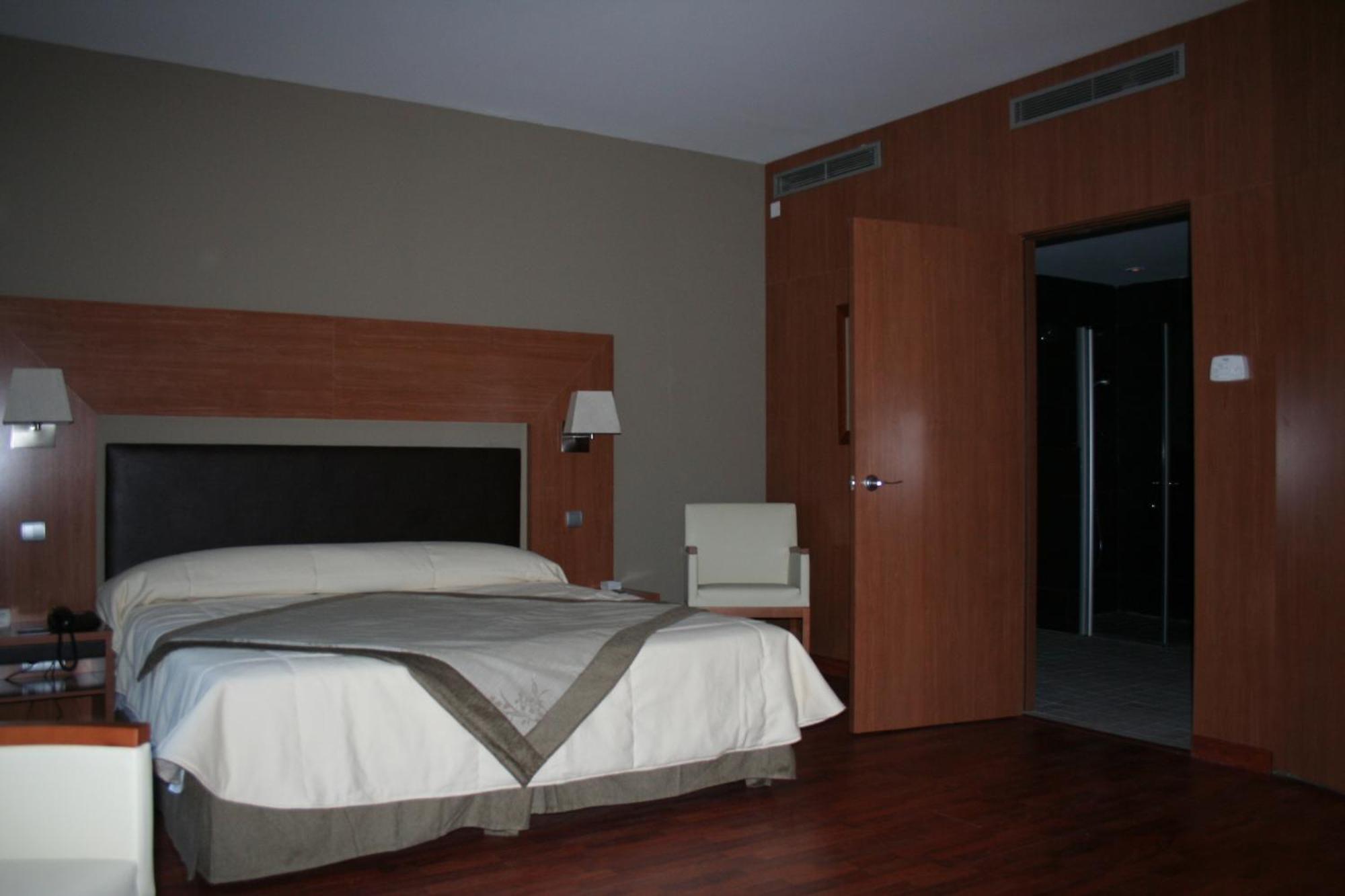 Alti Hotel Bagneres-de-Luchon Екстер'єр фото