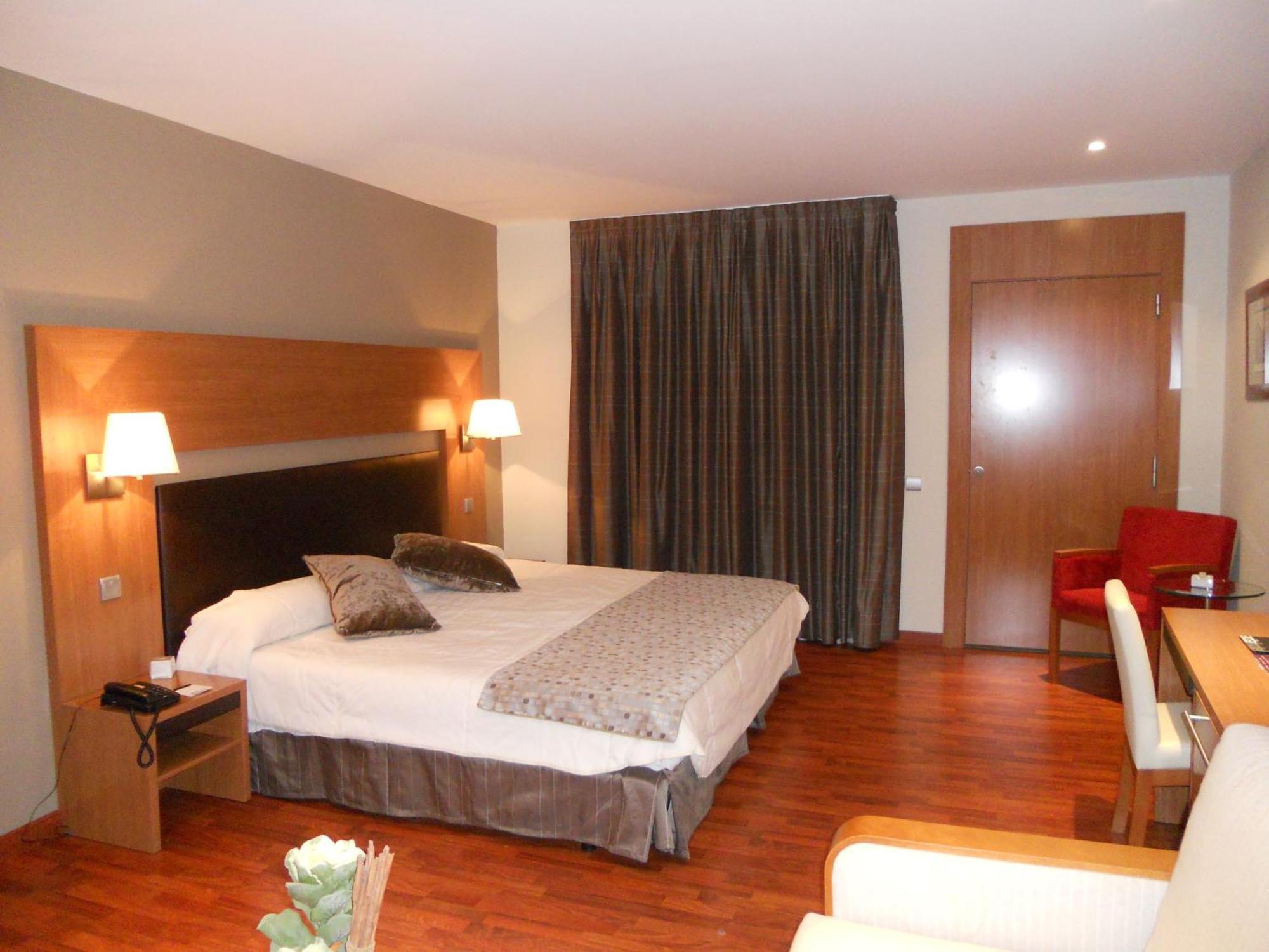 Alti Hotel Bagneres-de-Luchon Екстер'єр фото